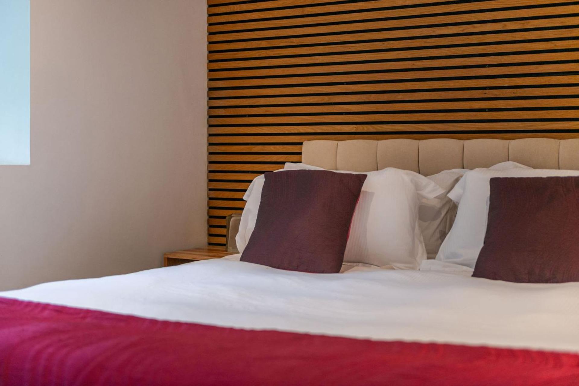 The "Red Room Apartment" - Fitzrovia - By Frankie Says London Exterior photo