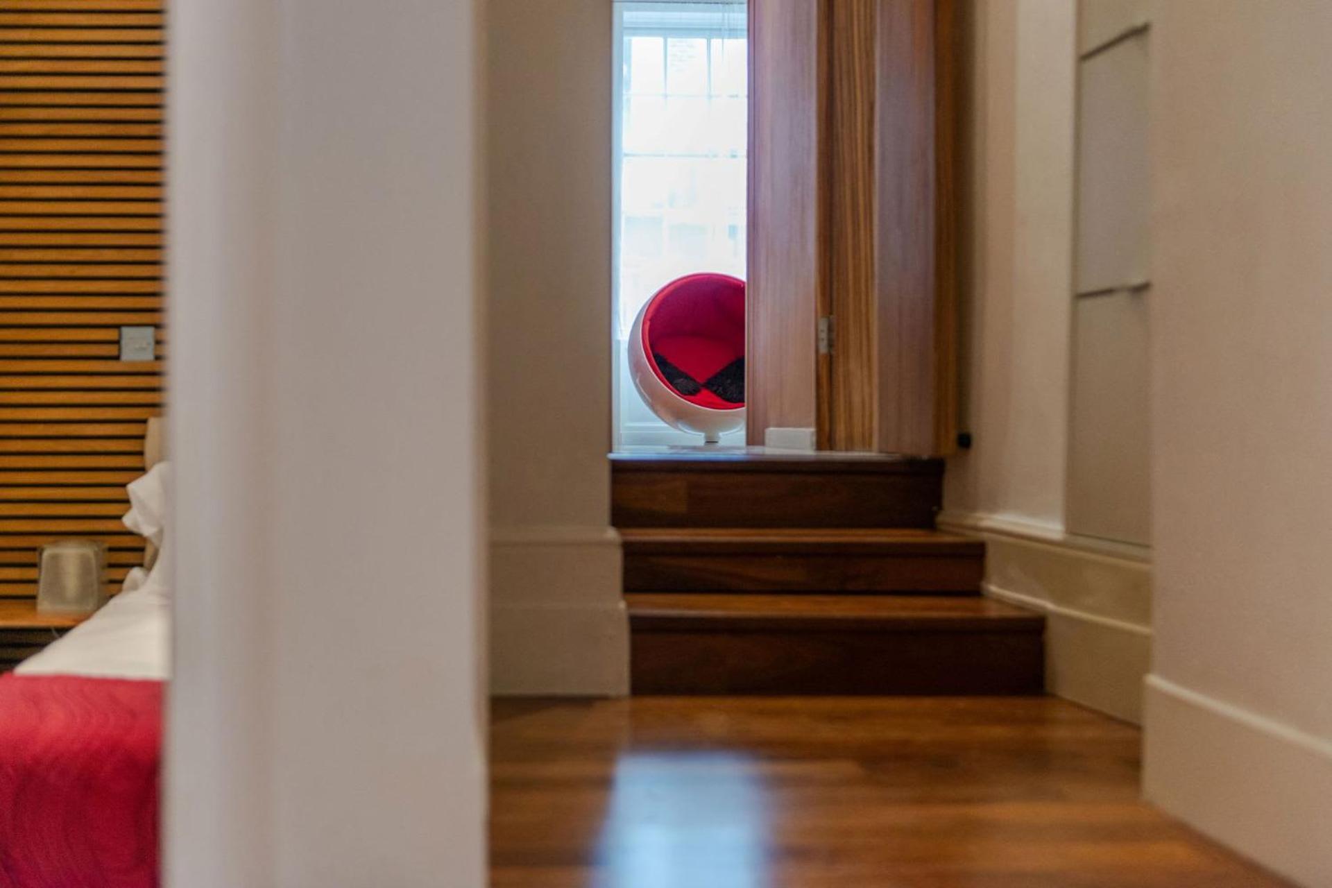 The "Red Room Apartment" - Fitzrovia - By Frankie Says London Exterior photo